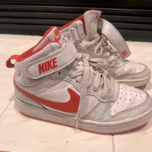 Boys nike size 5.5